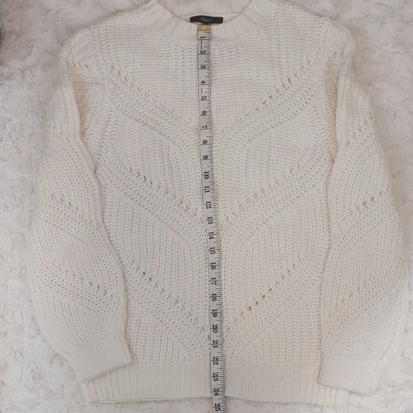 Ivory Cable Knit Sweater Size M/L - Picture 16 of 16